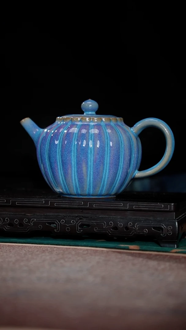 109-1大菊瓣壶（任星航大师作品 ）