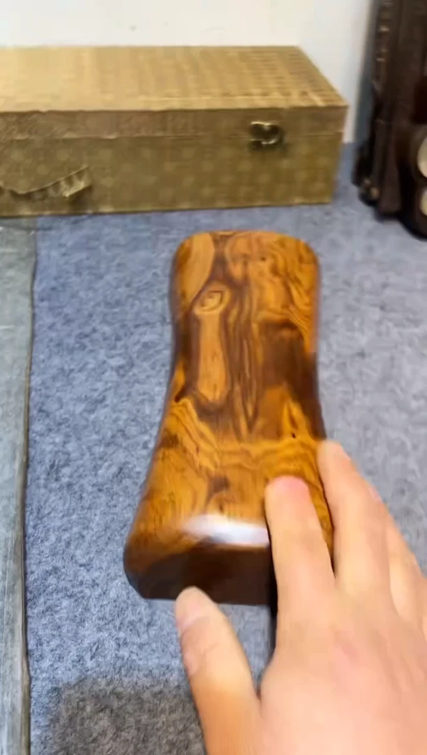 贡木111111111111 22 黄枕头