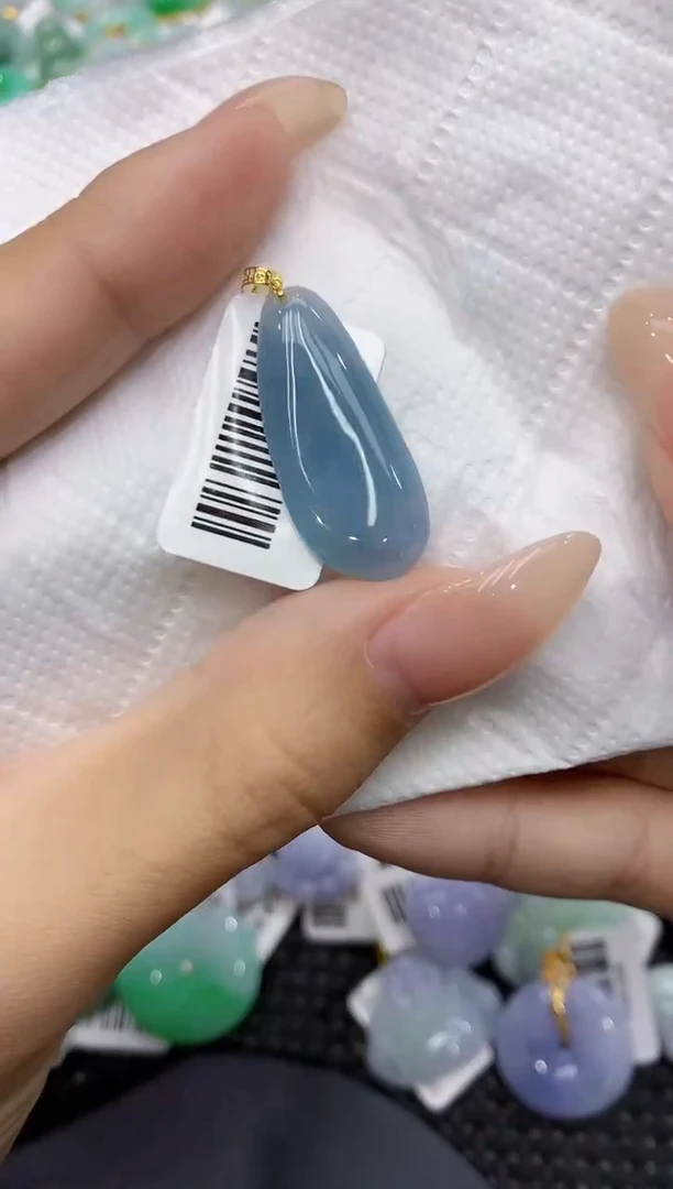 颈饰18K金镶嵌翡翠111111111111