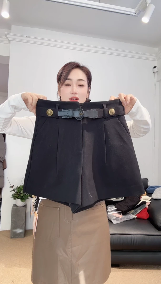 黑色短裤M码-2205