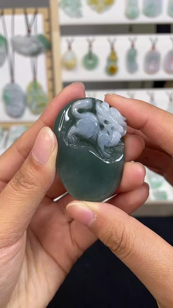 颈饰未镶嵌翡翠1