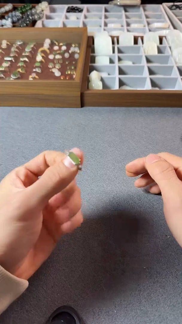 未镶嵌手链和田玉和田玉戒指