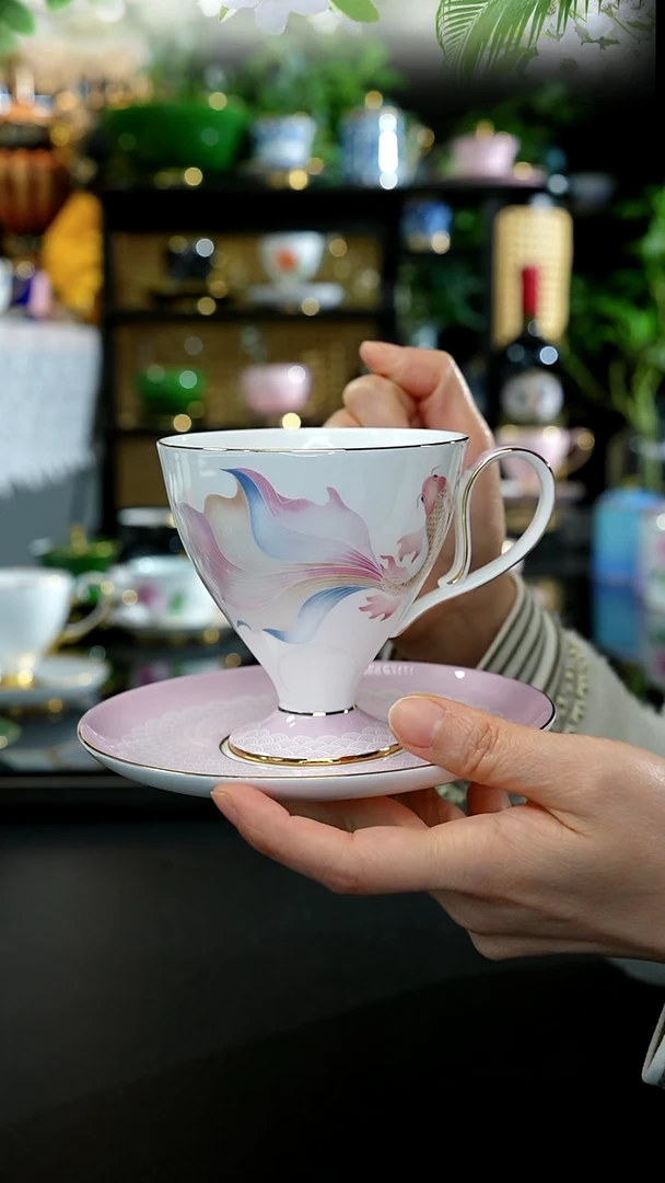 骨瓷茶杯碟----粉鱼