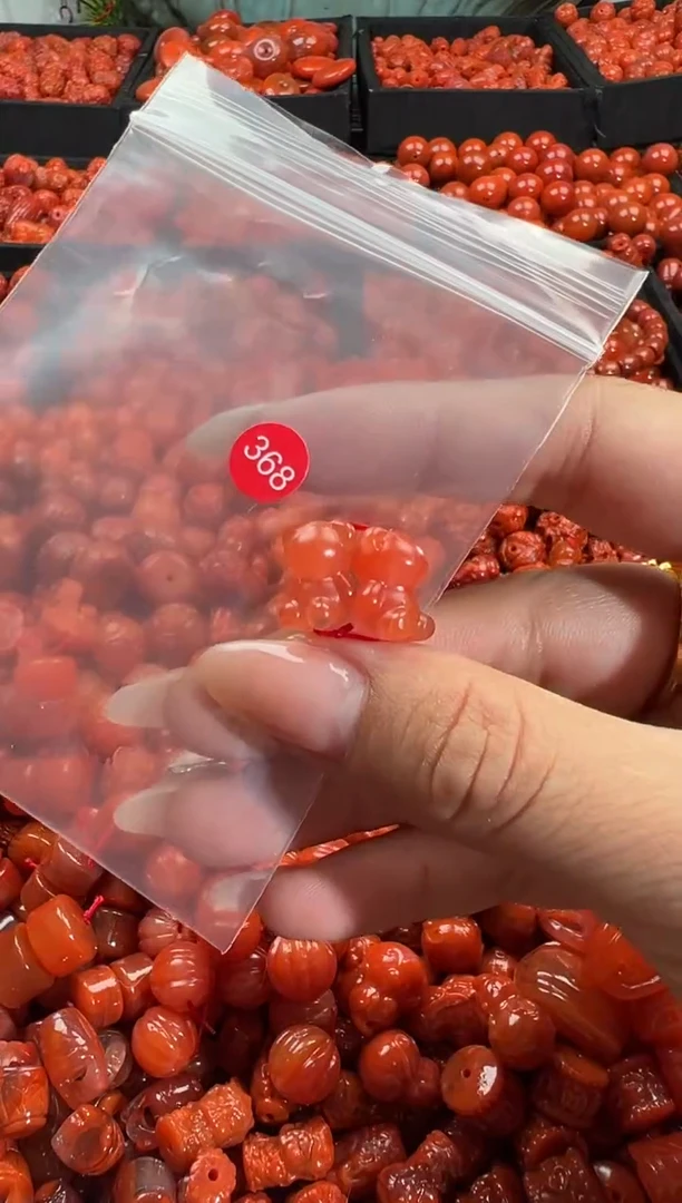 颈饰未镶嵌南红玛瑙1