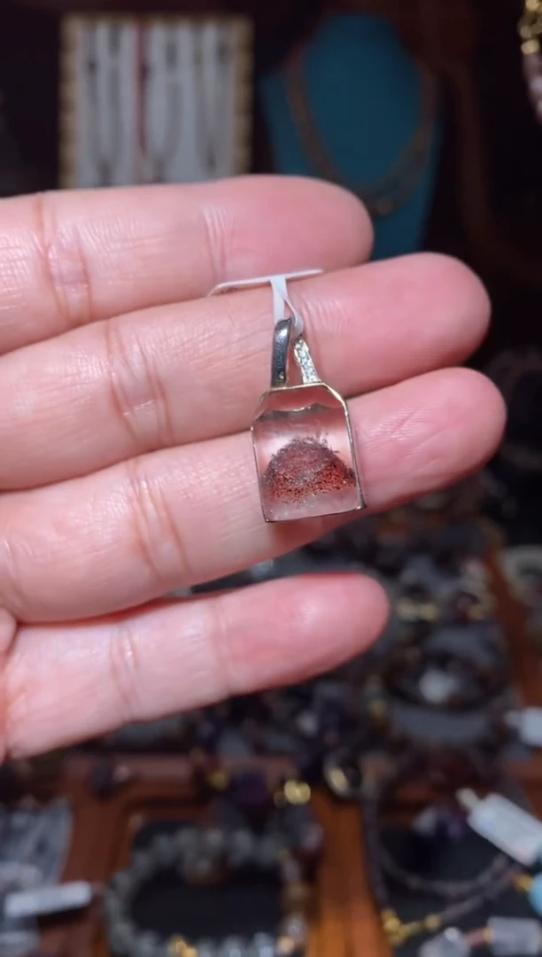 【闪购商品】水晶吊坠未镶嵌金草莓