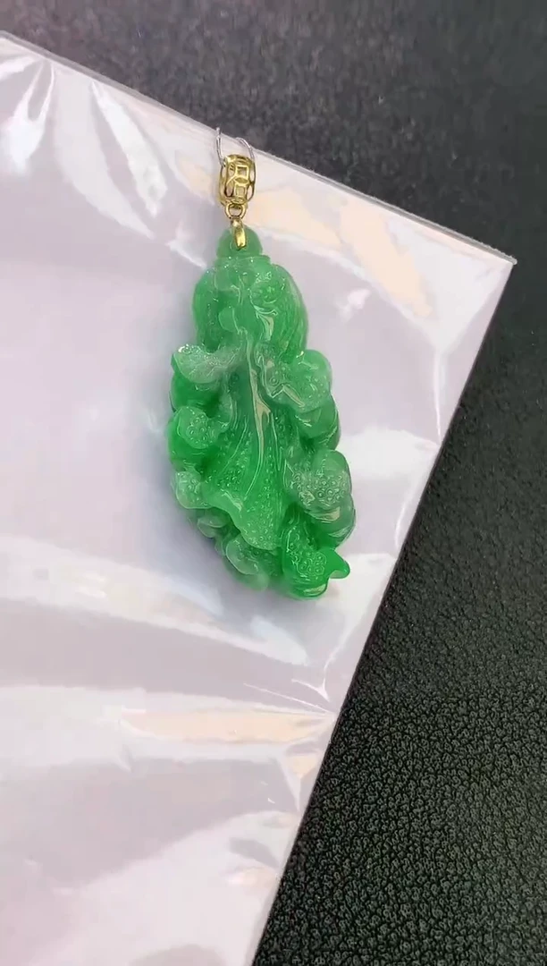 颈饰18K金镶嵌翡翠赠礼盒证书 珍珍