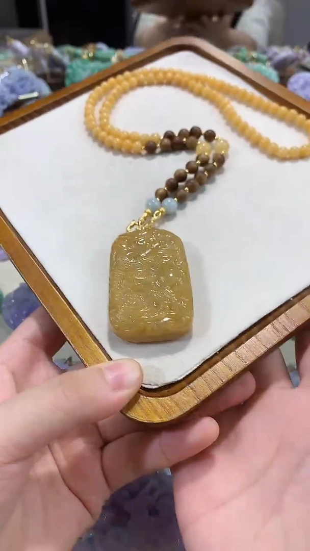 颈饰未镶嵌翡翠吊坠