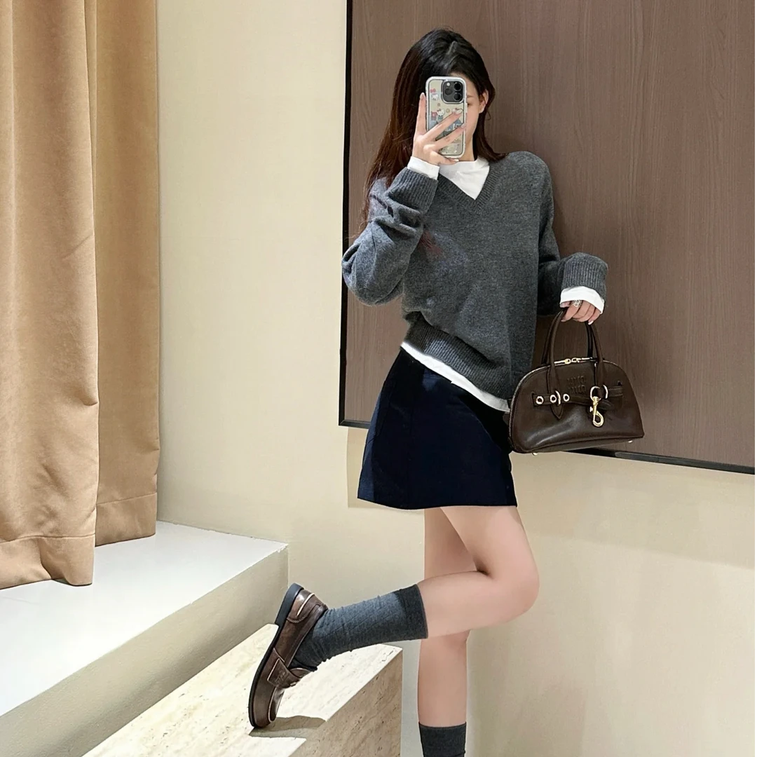 欧韩精品25新款羊毛假两件拼接套头长袖秋冬毛衣休闲英伦风女灰色