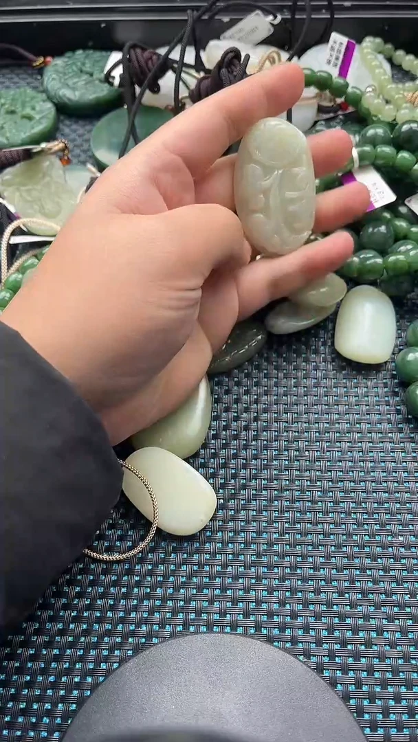 吊坠(不含链)未镶嵌和田玉吊坠