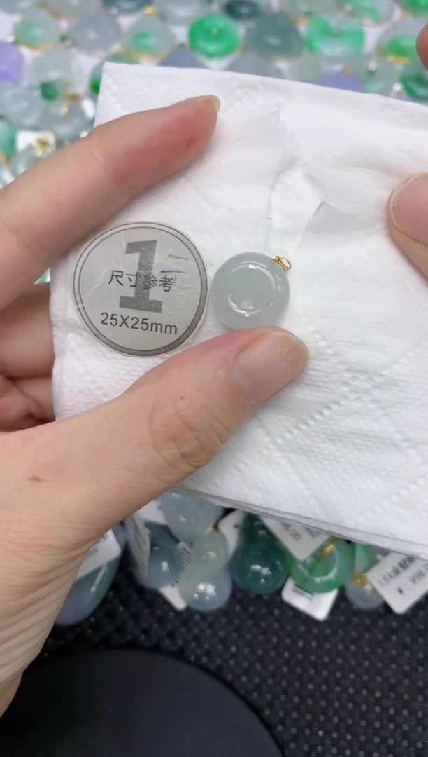 颈饰18K金镶嵌翡翠111111111