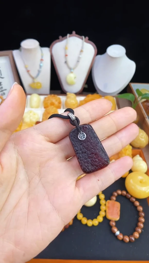 未镶嵌琥珀珠宝奇石柒月