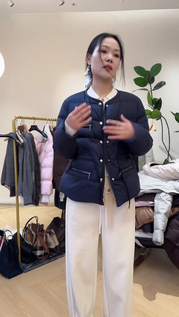 蓝色羽绒服鹅绒只有1件110斤可穿