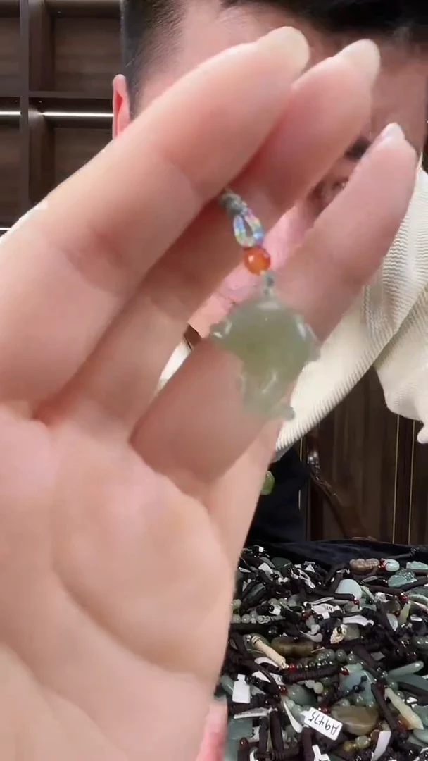 【闪购商品】和田玉颈饰未镶嵌多样性发货，拍一发一