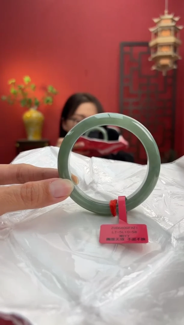 未镶嵌手镯翡翠翡翠手镯2