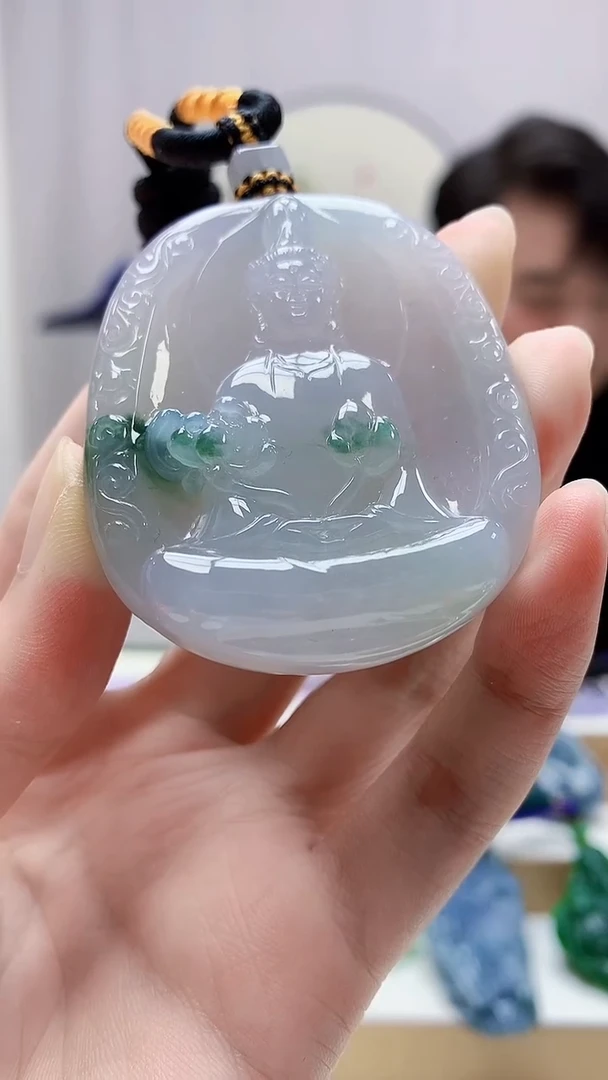 未镶嵌定制翡翠王**。5060zm-毛货挂件