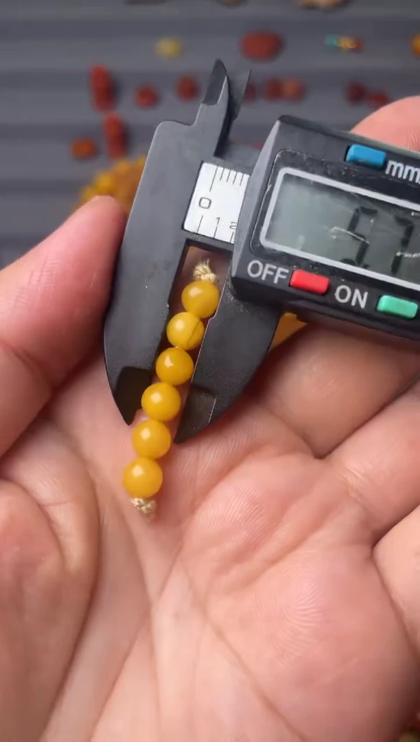 未镶嵌蜜蜡裸石多样性发货，5mm蜜蜡圆珠六颗