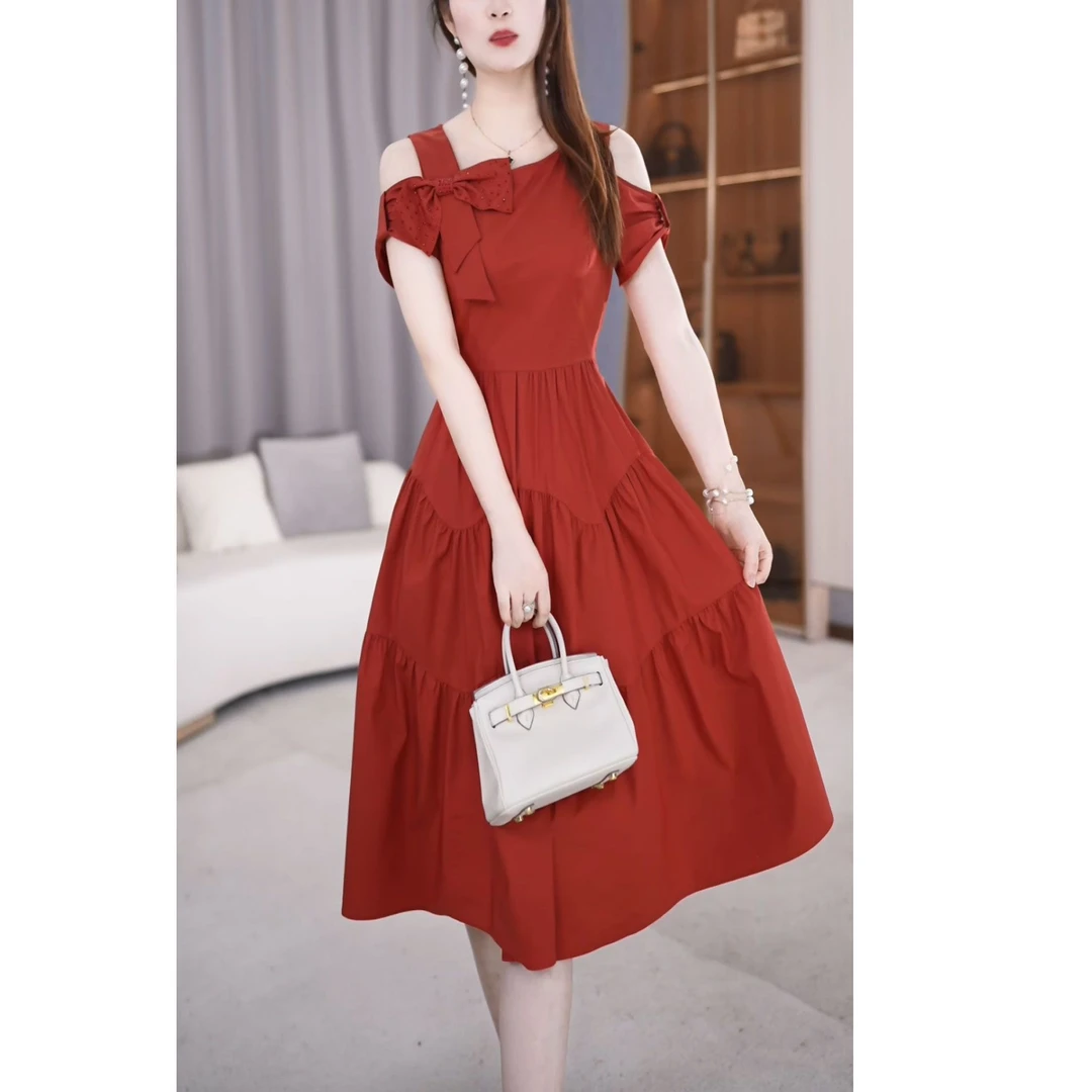 时尚法式设计感露肩休闲裙2025夏季新款气质显瘦系带中长款连衣裙