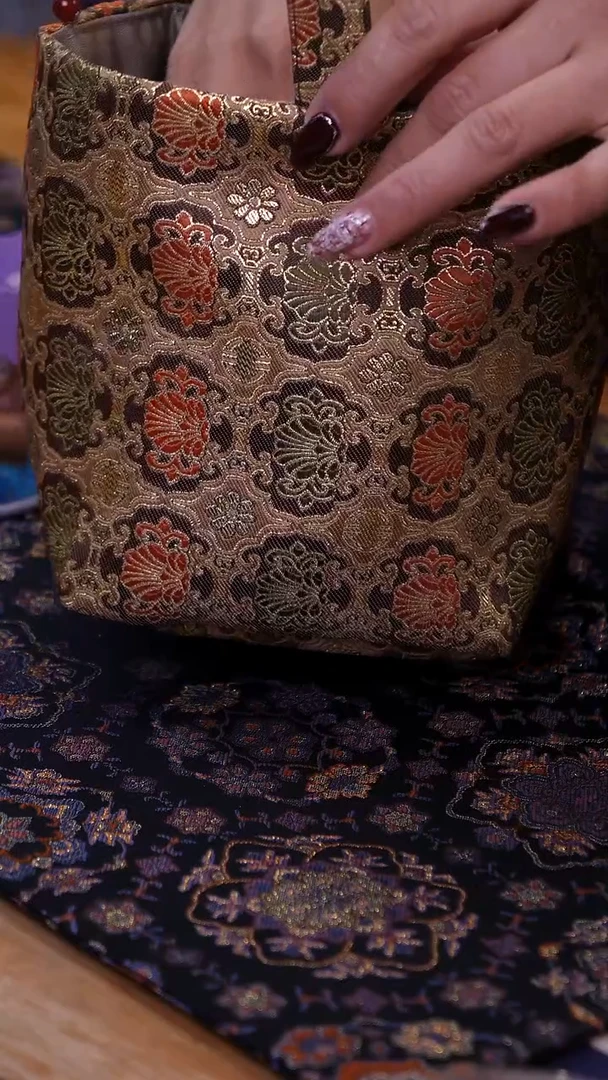 【闪购商品】茶空间织金茶室包+包挂