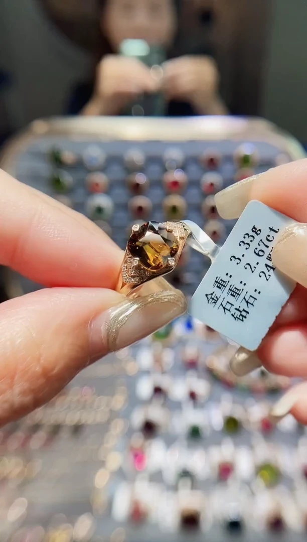 碧玺戒指18K金镶嵌2.67.