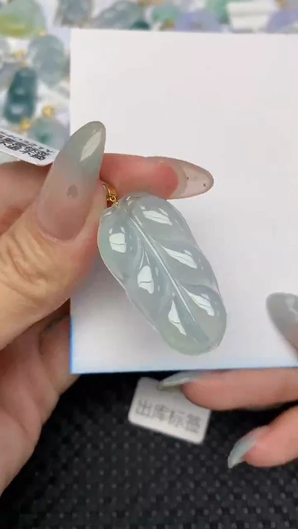 翡翠18K金镶嵌颈饰天然翡翠a货