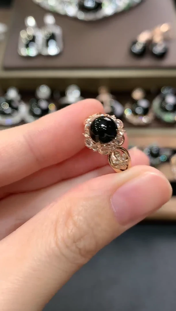 18K金镶嵌戒指翡翠冬日珠宝W16