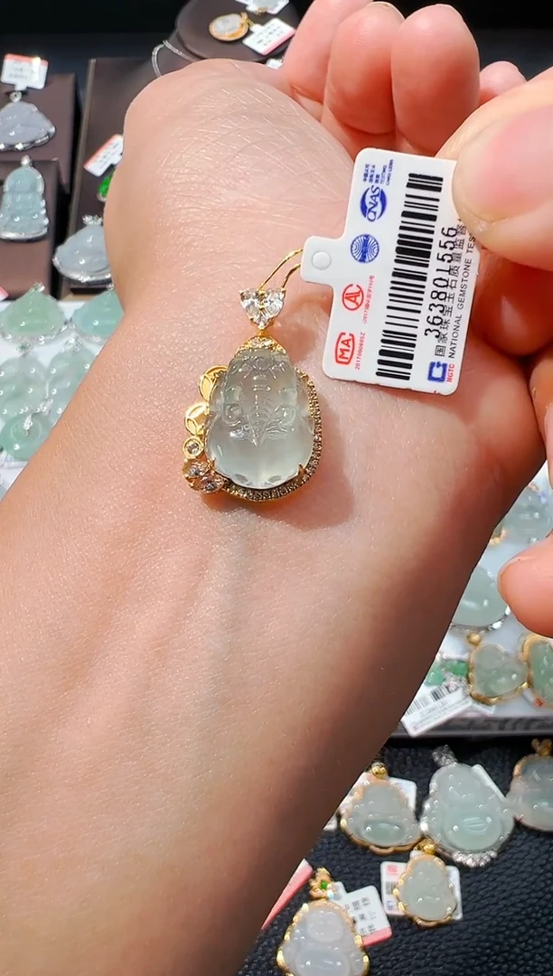 吊坠(不含链)18K金镶嵌翡翠貔貅吊坠1556