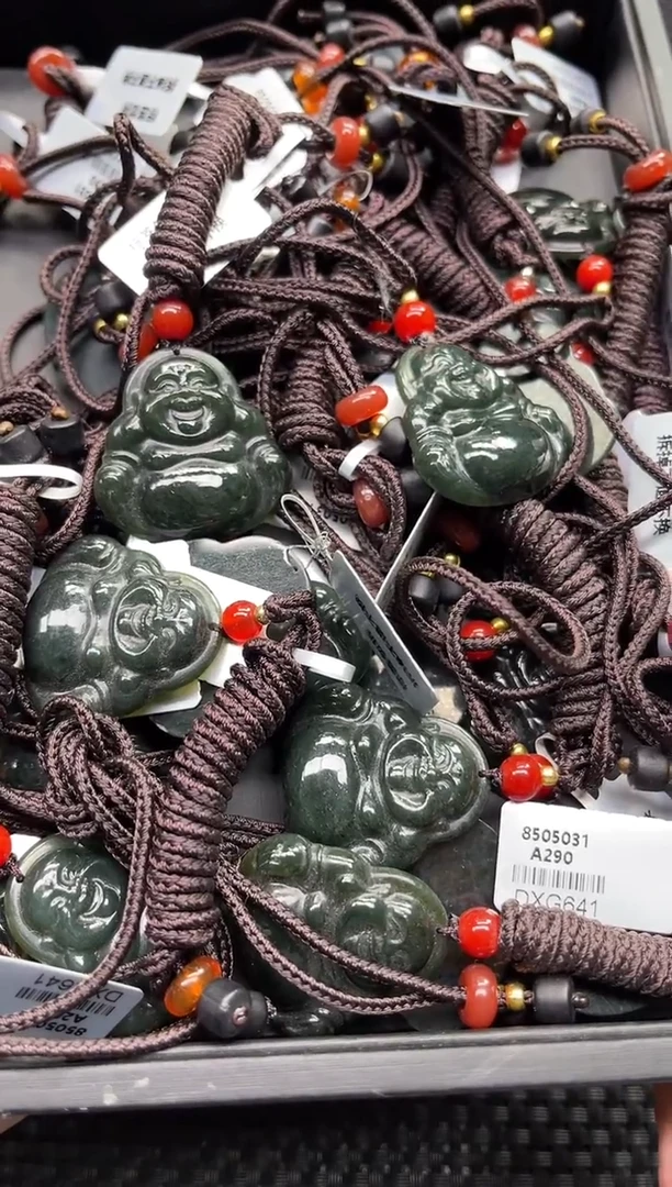 颈饰未镶嵌和田玉多样性发1件