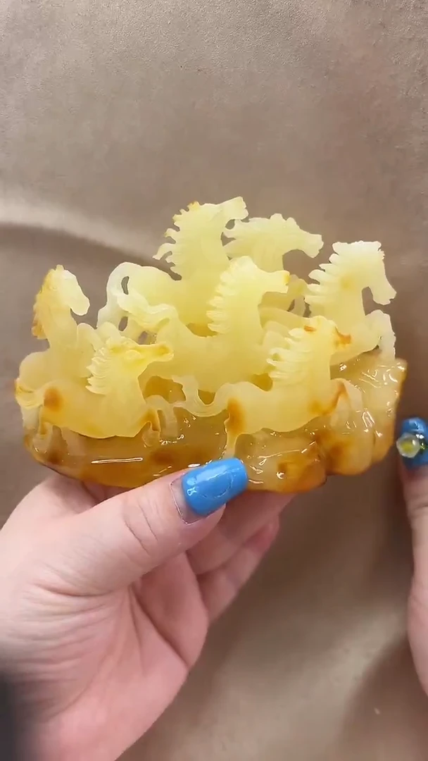 未镶嵌颈饰琥珀吊坠
