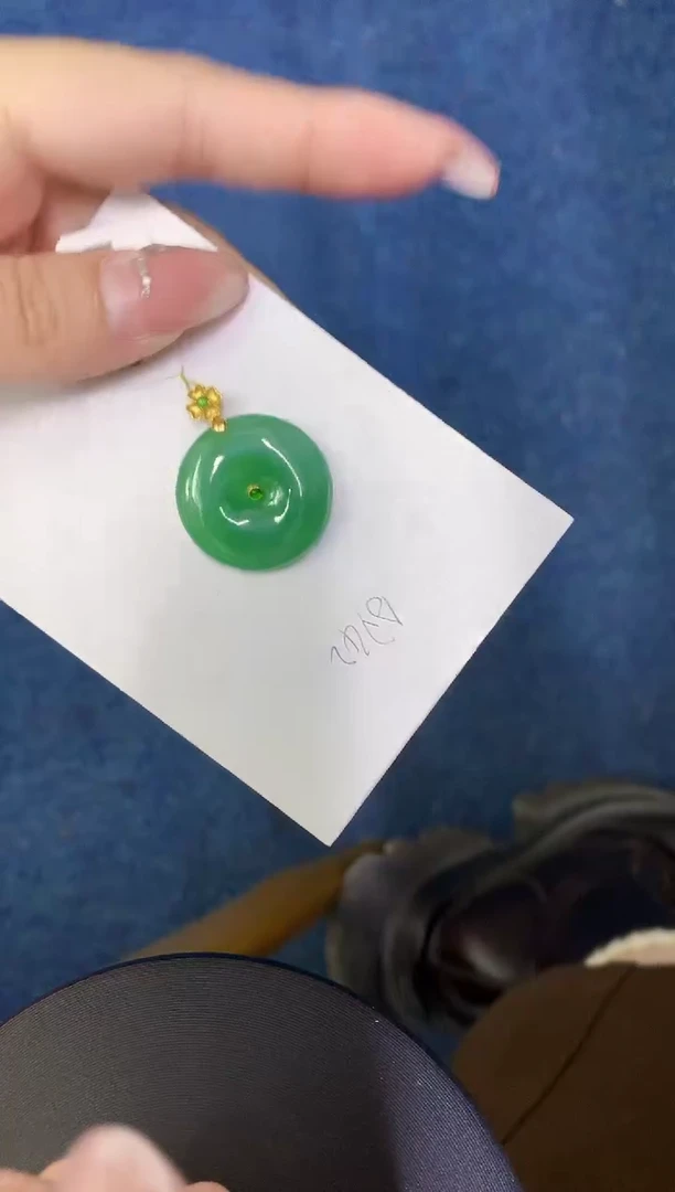 【闪购商品】翡翠颈饰18K金镶嵌0000000000000