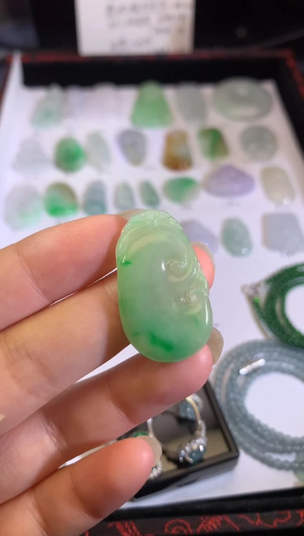 未镶嵌裸石翡翠如意