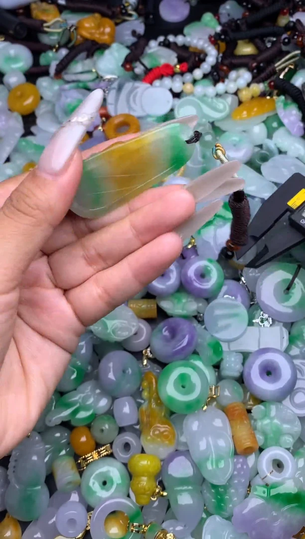 翡翠未镶嵌颈饰天然缅甸翡翠吊坠