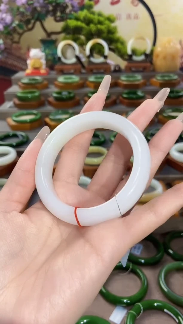 【闪购商品】和田玉手镯未镶嵌和田玉/山流水手镯57