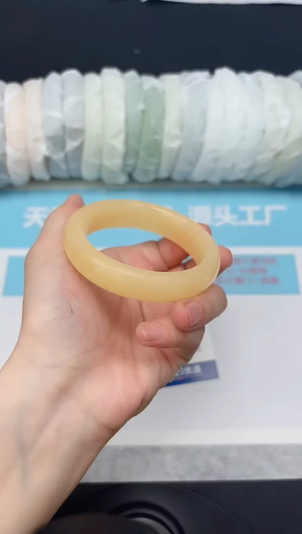 未镶嵌手镯石英质玉200-54.5