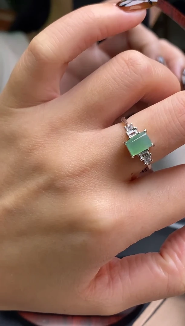 颈饰银S925镶嵌翡翠净货18601