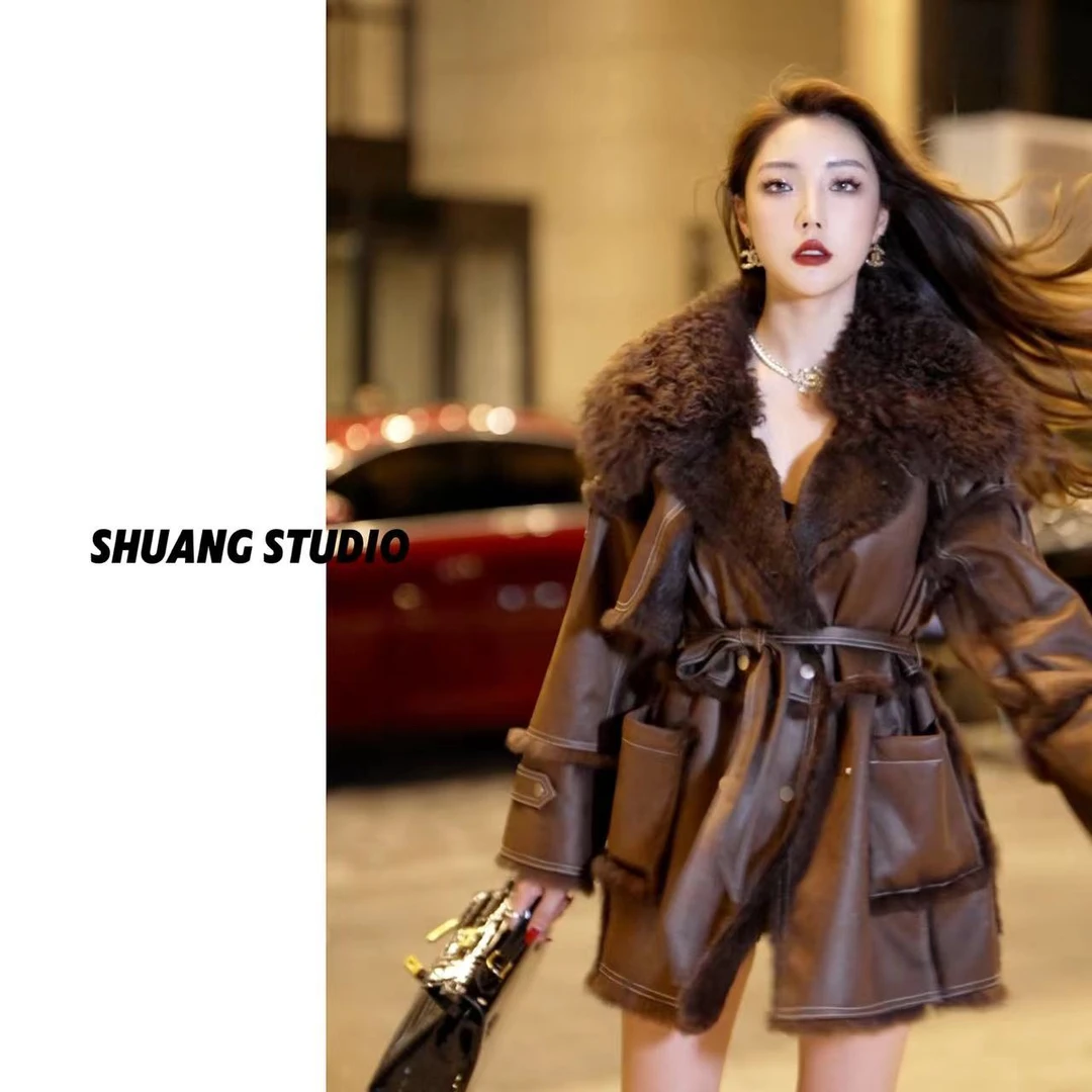 【TD服饰】冬季新款毛皮一体拼羊毛领中长款外套