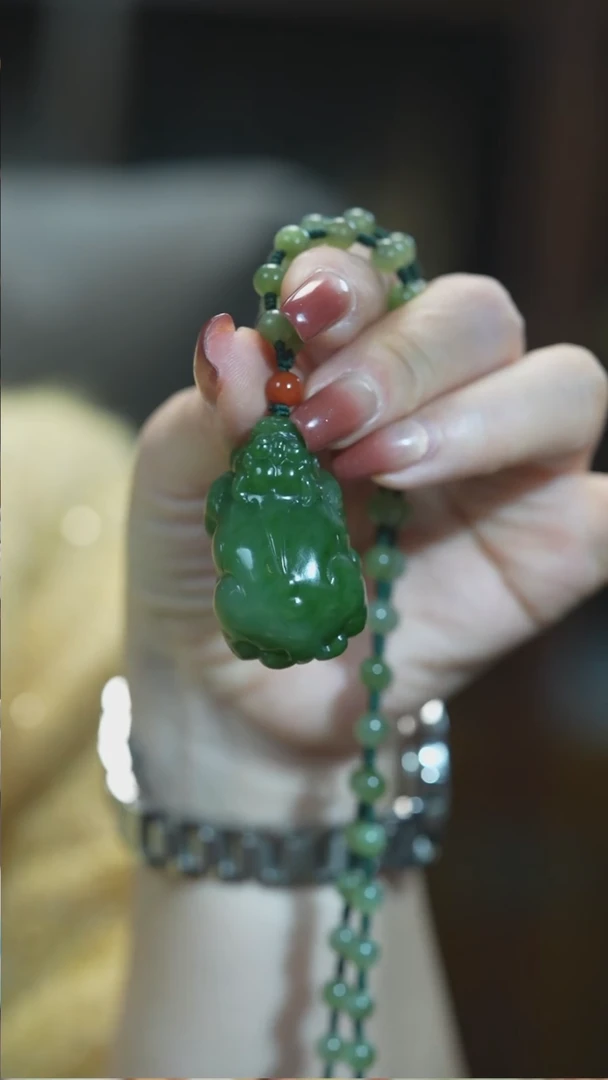 颈饰未镶嵌和田玉（碧玉）貔貅