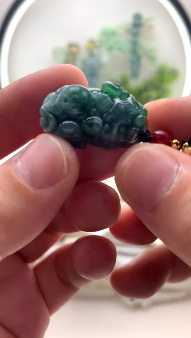 翡翠未镶嵌颈饰蓝****边挂件