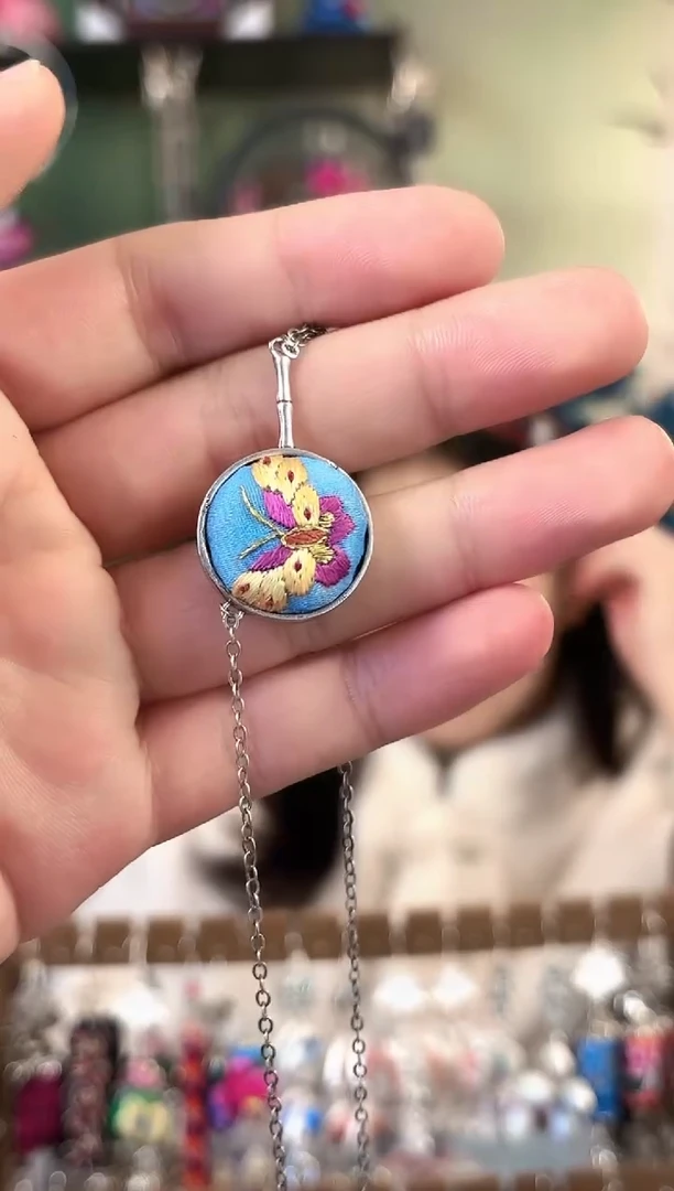 彩云南阁非遗老绣苗银饰品234