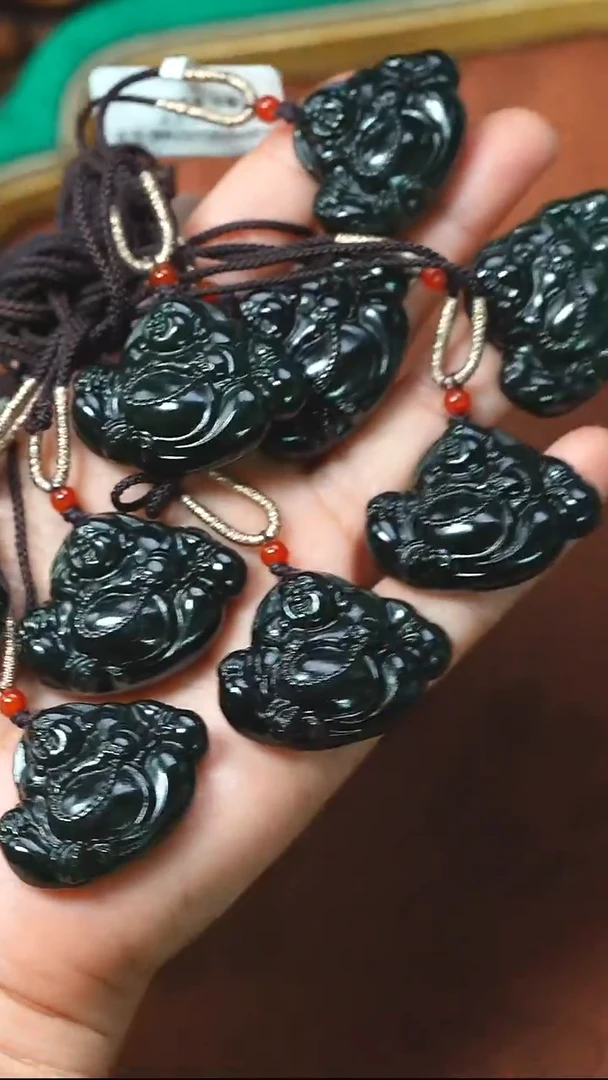 颈饰未镶嵌和田玉逍遥佛微瑕多样性拍一发一