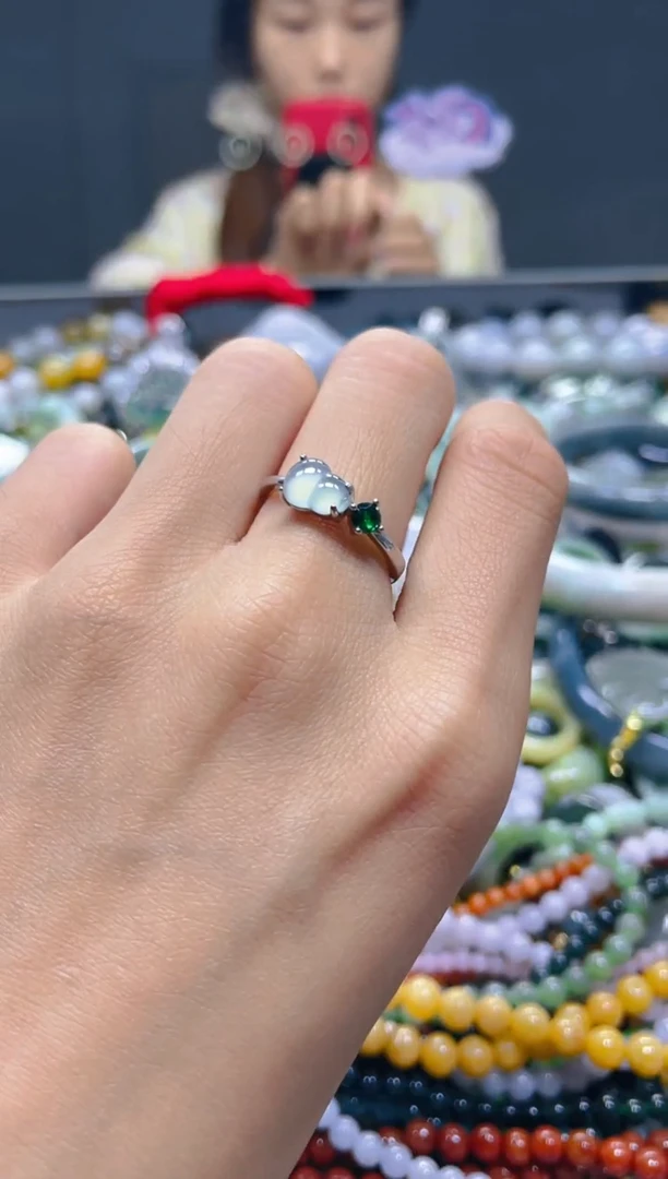 颈饰未镶嵌翡翠/C/翡翠A货，一件也是批发价