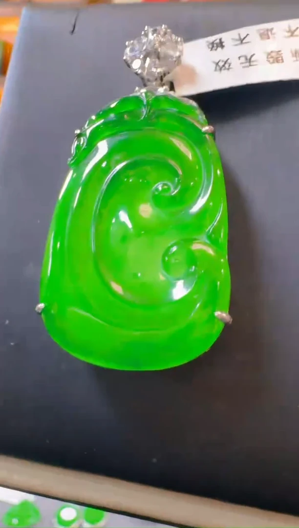 吊坠(赠链)银S925镶嵌翡翠天然A货翡翠