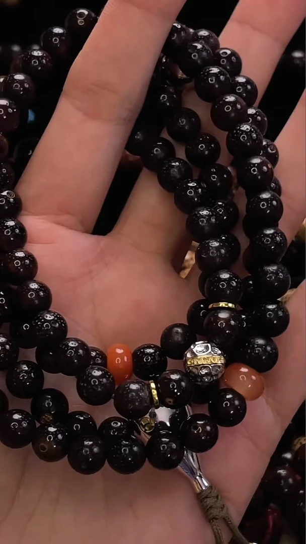 吊坠星月菩提大*萌黑金圆珠搭配8长串