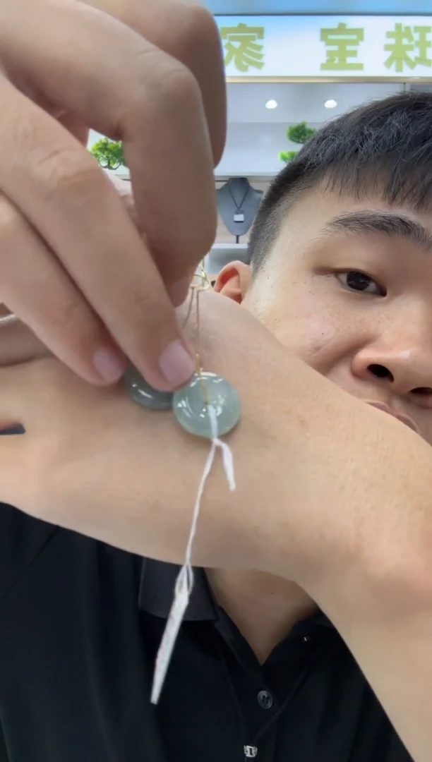 翡翠18K金镶嵌颈饰天然翡翠A货孤品一件