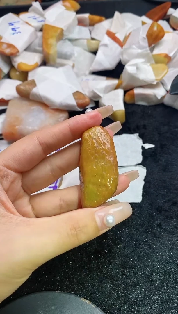 翡翠裸石翡翠挂件裸石