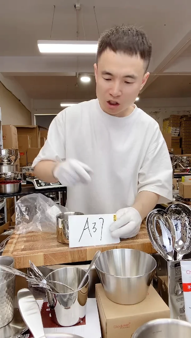 A37 微瑕双层隔热儿童水杯