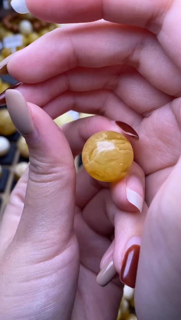 【闪购商品】琥珀裸石未镶嵌大小姐珠宝106