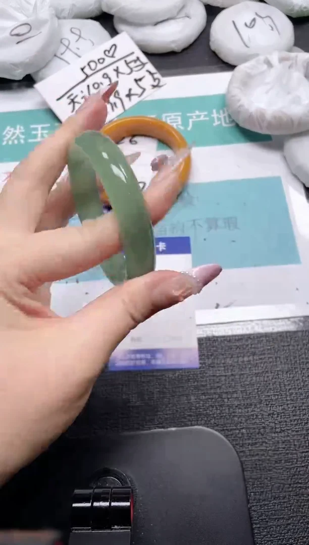 未镶嵌手镯石英质玉27-57