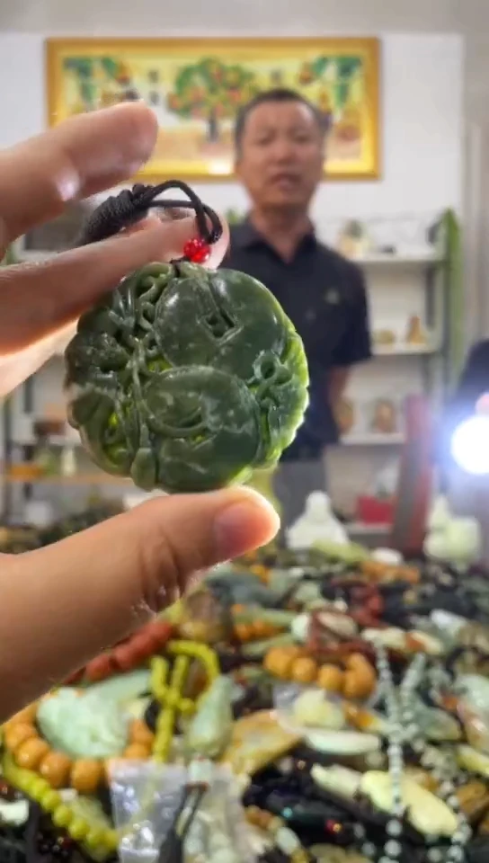 未镶嵌岫玉挂件