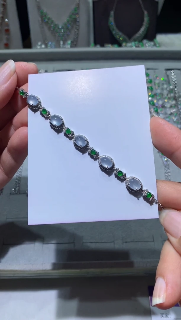 未镶嵌翡翠耳饰手链