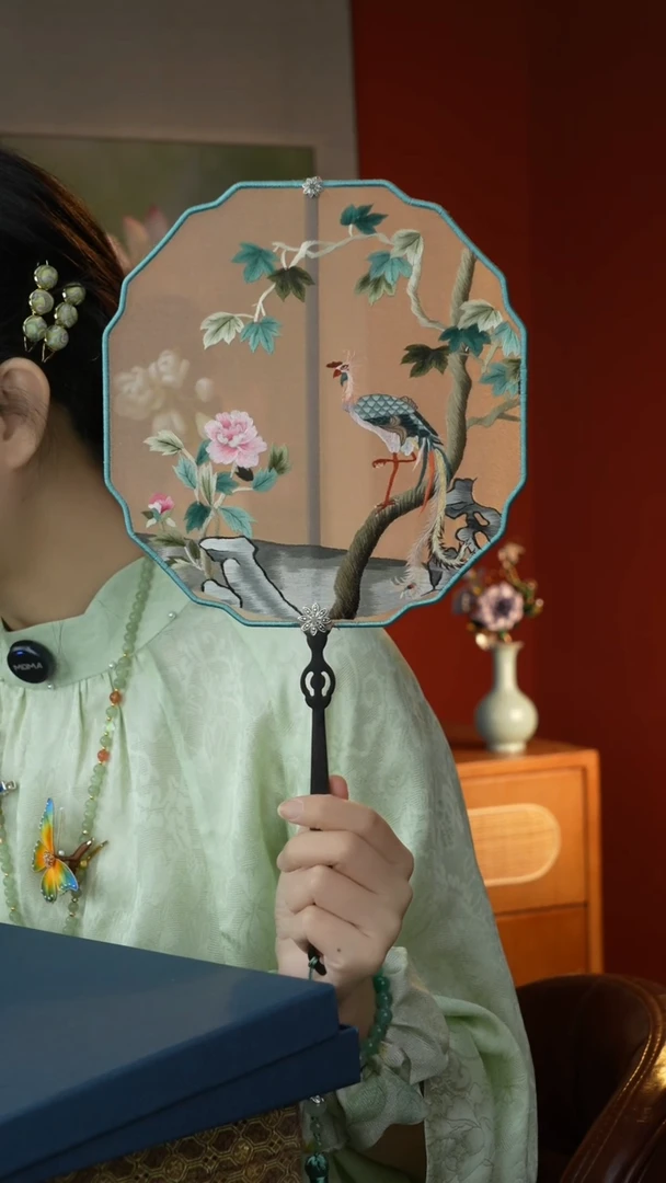 刺绣非遗苏绣纯手工团扇